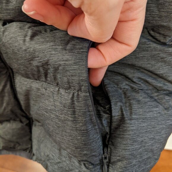 TNA Aritizia womens The little puff packable jacket size xs in gray color - Picture 11 of 11